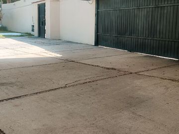 Jurica: Residencia en Venta, Gran Ubicación, Terreno 2,220 m2