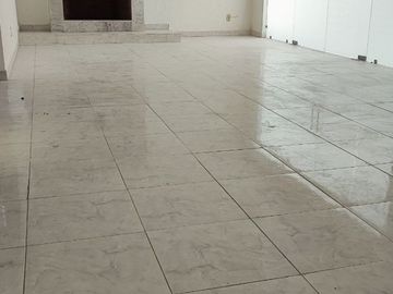 Jurica: Residencia en Venta, Gran Ubicación, Terreno 2,220 m2
