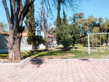 Jurica: Residencia en Venta, Gran Ubicación, Terreno 2,220 m2