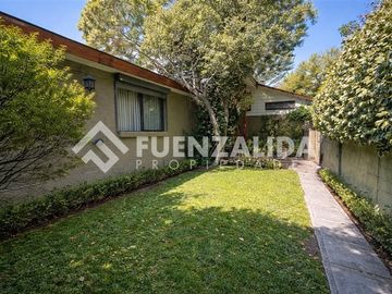 Bungalow en La Reina 5 D, 5 B más Servicios.
