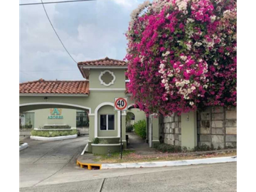 CASA EN VILLA LUCRE VILLA AZORES 3REC 2B L/B 263M2 PATIO
