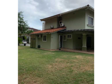 CASA EN VILLA LUCRE VILLA AZORES 3REC 2B L/B 263M2 PATIO