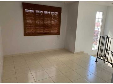 CASA EN VILLA LUCRE VILLA AZORES 3REC 2B L/B 263M2 PATIO