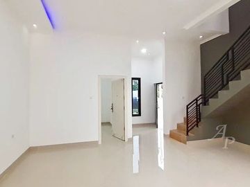 Rumah Desain Modern 2 Lantai Dekat Pamela 7 Purwomartani