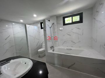 ขาย - บ้านเดี่ยว พร้อมอาคารสำนักงาน 5 ชั้น รีโนเวทใหม่ ซอยบางนาตราด 14 (บางนา กม.2) เนื้อที่ 143 ตรว