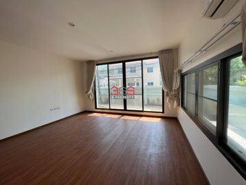 ขาย - บ้านเดี่ยว พร้อมอาคารสำนักงาน 5 ชั้น รีโนเวทใหม่ ซอยบางนาตราด 14 (บางนา กม.2) เนื้อที่ 143 ตรว