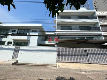ขาย - บ้านเดี่ยว พร้อมอาคารสำนักงาน 5 ชั้น รีโนเวทใหม่ ซอยบางนาตราด 14 (บางนา กม.2) เนื้อที่ 143 ตรว