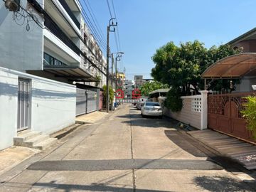 ขาย - บ้านเดี่ยว พร้อมอาคารสำนักงาน 5 ชั้น รีโนเวทใหม่ ซอยบางนาตราด 14 (บางนา กม.2) เนื้อที่ 143 ตรว