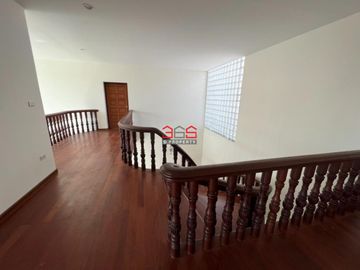 ขาย - บ้านเดี่ยว พร้อมอาคารสำนักงาน 5 ชั้น รีโนเวทใหม่ ซอยบางนาตราด 14 (บางนา กม.2) เนื้อที่ 143 ตรว
