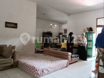 Rumah Hitung Tanah Cocok Untuk Kos Dekat Universitas Daerah Laweyan
