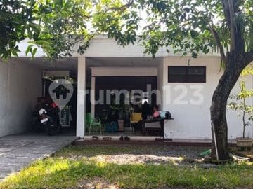 Rumah Hitung Tanah Cocok Untuk Kos Dekat Universitas Daerah Laweyan