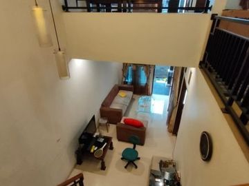 Rumah 2 lantai bebas banjir di Pondok Pekayon Indah Bekasi