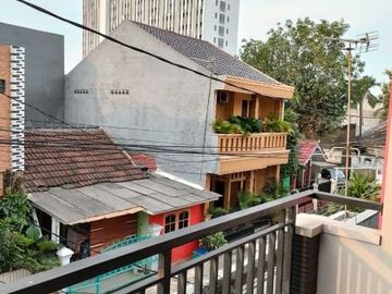 Rumah 2 lantai bebas banjir di Pondok Pekayon Indah Bekasi