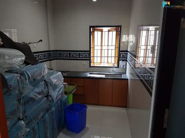 Ruko deket cicaheum di Cibeunying Kidul Bandung siap huni lokasi strategis bebas banjir