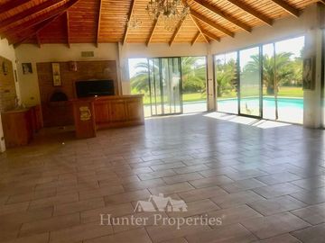 Casa en Venta en por carretera 5 sur tomar camino a unihue y luego camino a barros negros