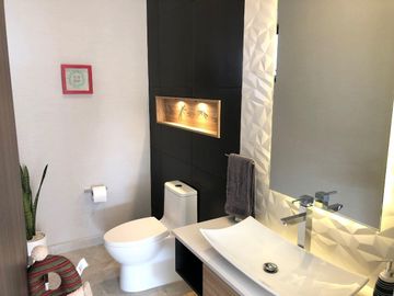 Casa en venta en Lomas de Agelópolis II, Zona Azul!