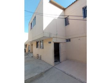 CASA DUPLEX EN ALTOS DE LOS ALMENDROS