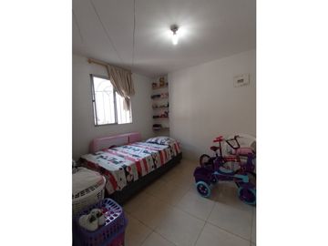 CASA DUPLEX EN ALTOS DE LOS ALMENDROS
