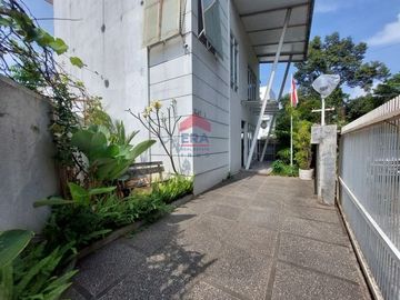 Rumah homey mini cluster di Dago atas hanya sekitar 200 m dari Jalan raya utama Ir H Juanda Hook
