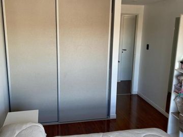 3 AMBIENTES CON 2 COCHERAS CUBIERTAS , CON BALCON ATERRAZADO AL FRENTE 75 M2 MAS BALCON
