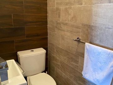 3 AMBIENTES CON 2 COCHERAS CUBIERTAS , CON BALCON ATERRAZADO AL FRENTE 75 M2 MAS BALCON