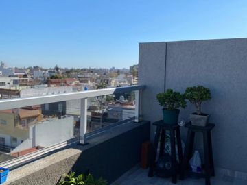 3 AMBIENTES CON 2 COCHERAS CUBIERTAS , CON BALCON ATERRAZADO AL FRENTE 75 M2 MAS BALCON