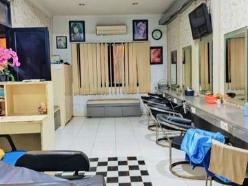 Rumah DiJual Bonus Cafe Dan Salon Kecantikan Di Tomang Jak Bar