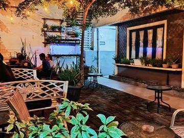 Rumah DiJual Bonus Cafe Dan Salon Kecantikan Di Tomang Jak Bar