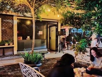 Rumah DiJual Bonus Cafe Dan Salon Kecantikan Di Tomang Jak Bar