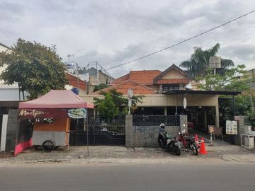 Rumah DiJual Bonus Cafe Dan Salon Kecantikan Di Tomang Jak Bar