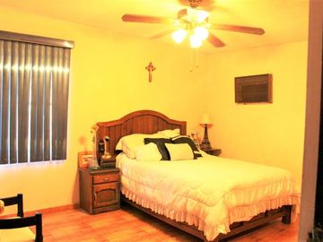 Villa Satélite, Casa En Venta De Gran Terreno, Céntrica, Hermosillo