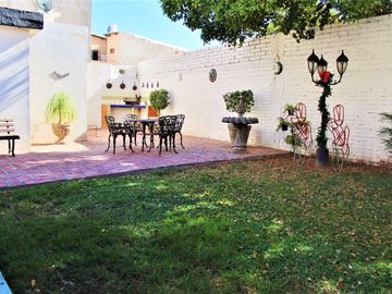 Villa Satélite, Casa En Venta De Gran Terreno, Céntrica, Hermosillo