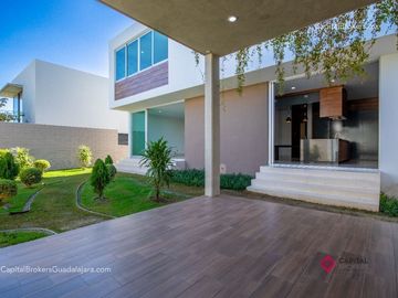 Casa de Lujo en Venta en Coto Colinas de San Javier