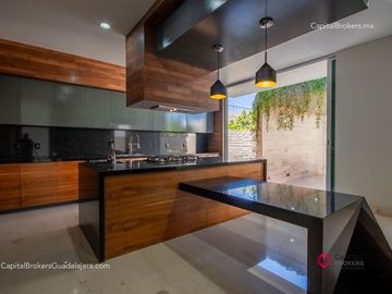 Casa de Lujo en Venta en Coto Colinas de San Javier