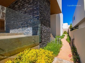 Casa de Lujo en Venta en Coto Colinas de San Javier