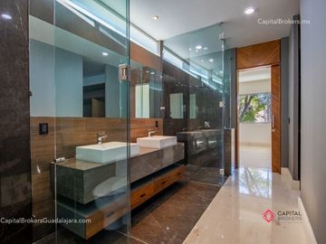 Casa de Lujo en Venta en Coto Colinas de San Javier