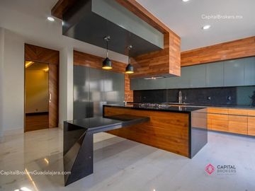 Casa de Lujo en Venta en Coto Colinas de San Javier
