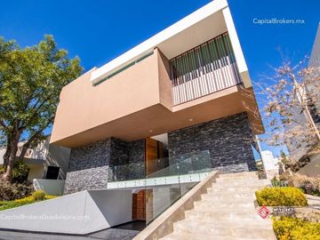 Casa de Lujo en Venta en Coto Colinas de San Javier