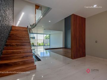 Casa de Lujo en Venta en Coto Colinas de San Javier
