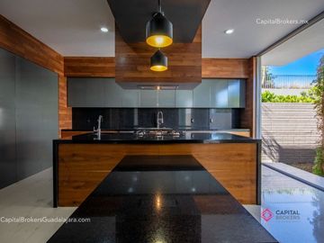 Casa de Lujo en Venta en Coto Colinas de San Javier