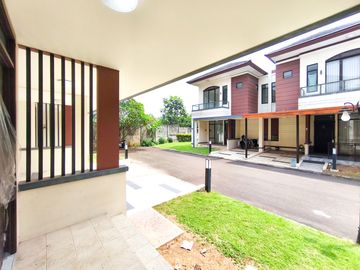 Rumah 2 Lantai SHM 13 Mnt ke Terminal Pasar Kemis Hadap Utara J-47501