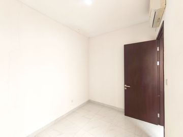 Rumah 2 Lantai SHM 13 Mnt ke Terminal Pasar Kemis Hadap Utara J-47501