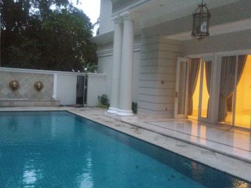 Sewa/jual Rumah Mewah 3 lantai Area Kebayoran Baru, Jakarta Selatan