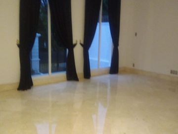 Sewa/jual Rumah Mewah 3 lantai Area Kebayoran Baru, Jakarta Selatan