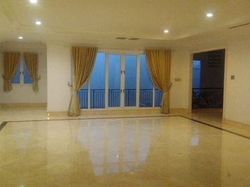 Sewa/jual Rumah Mewah 3 lantai Area Kebayoran Baru, Jakarta Selatan