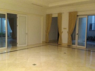 Sewa/jual Rumah Mewah 3 lantai Area Kebayoran Baru, Jakarta Selatan