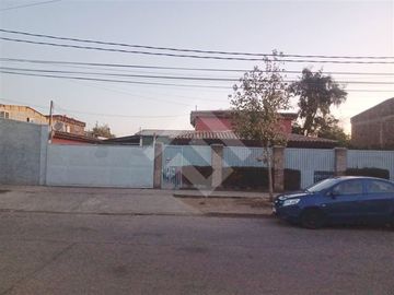 Industrial en Venta en Domingo Santa Maria con Eulogio Altamirano
