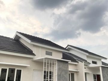 Rumah ready Dengan design modern di pusat kota kediri
