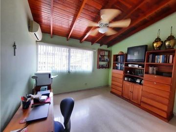 SE VENDE HERMOSA CASA EN LA ALAMEDA AM