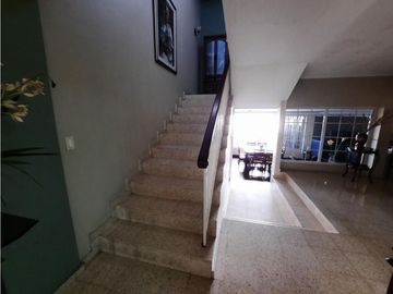 SE VENDE HERMOSA CASA EN LA ALAMEDA AM